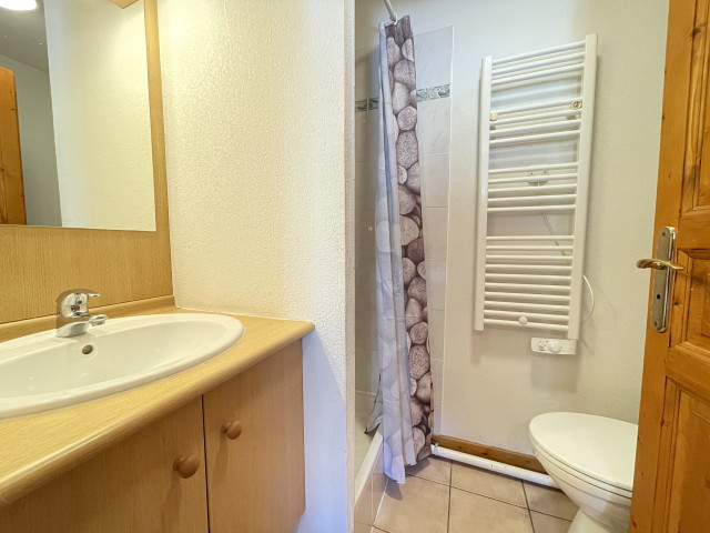 _lv_images__lot_0000970426_06_6884791