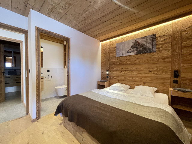 _lv_images__lot_0000970429_09_6948855