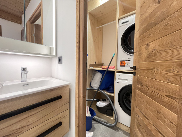 _lv_images__lot_0000970429_10_7678942