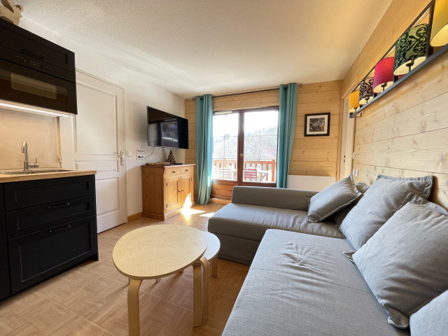 _lv_images__lot_0000970432_03_6870652