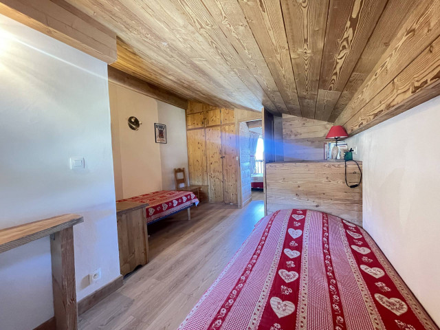 _lv_images__lot_0000970433_12_7169794