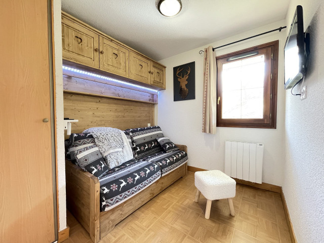 _lv_images__lot_0000970434_05_7408930