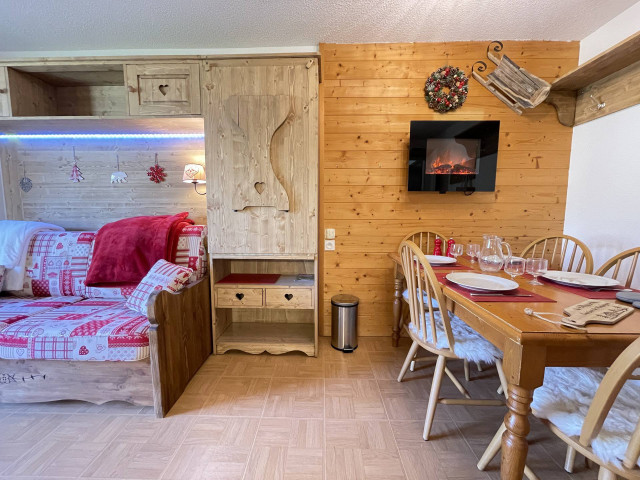 _lv_images__lot_0000970434_06_6963660