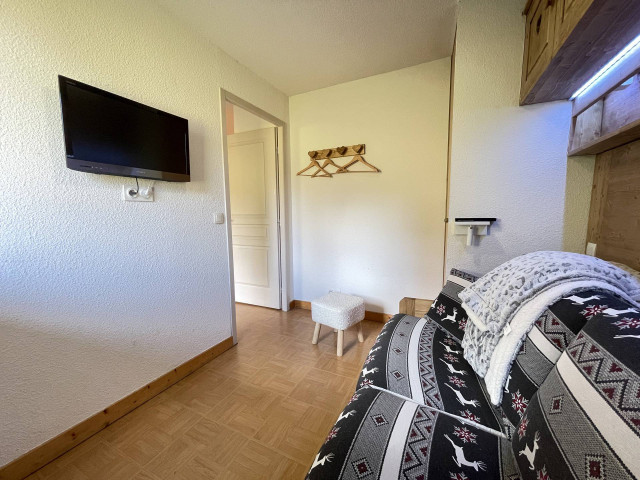 _lv_images__lot_0000970434_07_7086386