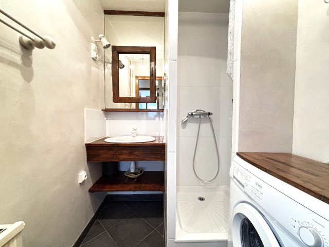 _lv_images__lot_0000970437_12_7252872