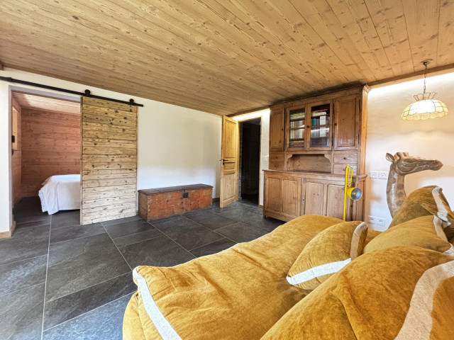 _lv_images__lot_0000970438_14_7761652