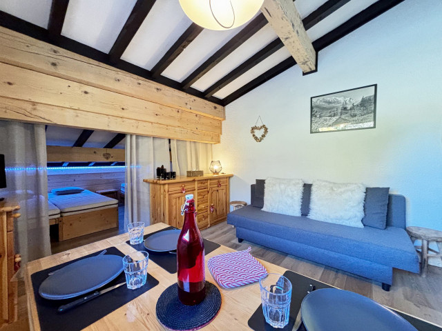 _lv_images__lot_0000970443_02_6869751