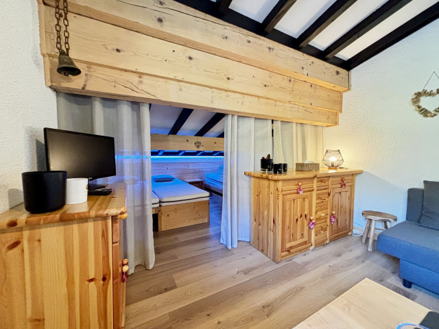 _lv_images__lot_0000970443_04_6894466 _lv_images__lot_0000970443_04_6894466