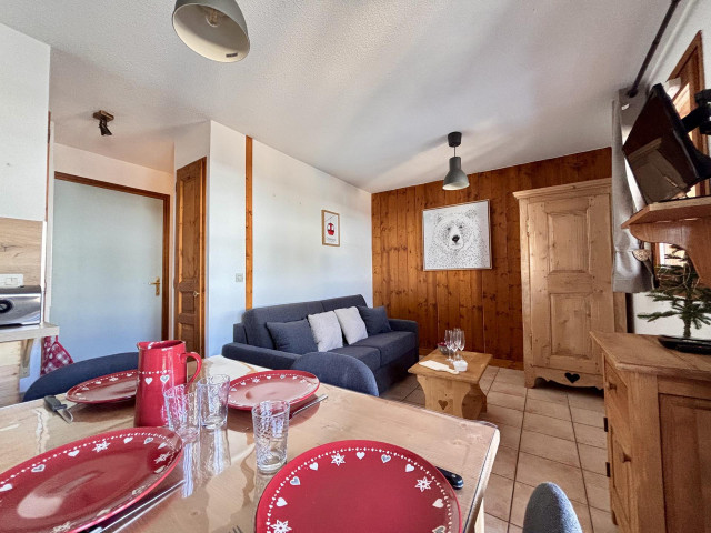 _lv_images__lot_0000970444_08_7565248