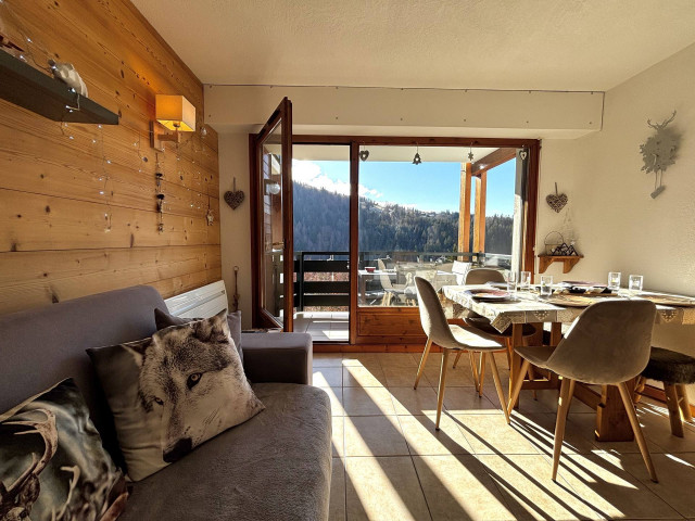 _lv_images__lot_0000970446_01_7313285