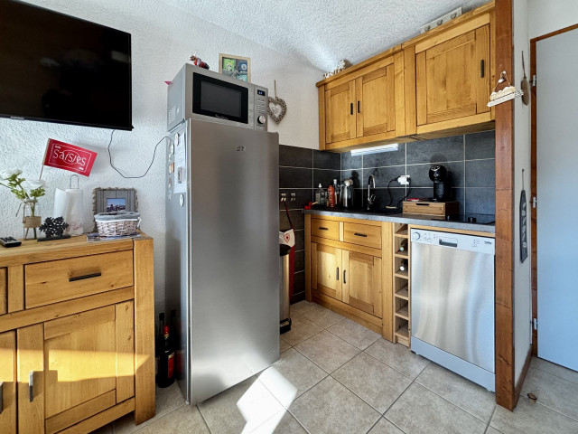 _lv_images__lot_0000970446_03_7488024