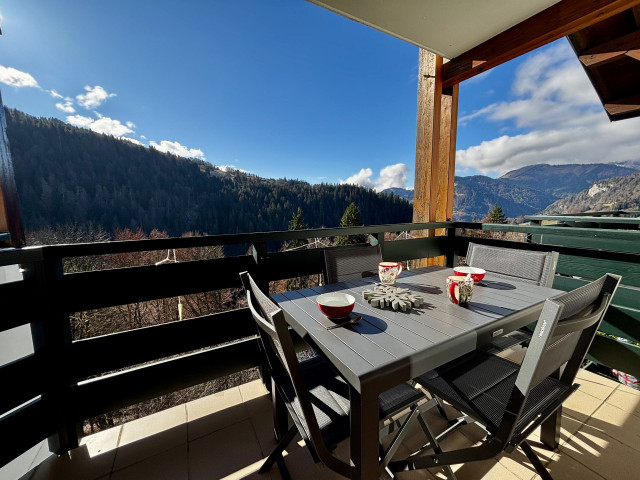 _lv_images__lot_0000970446_04_7695037