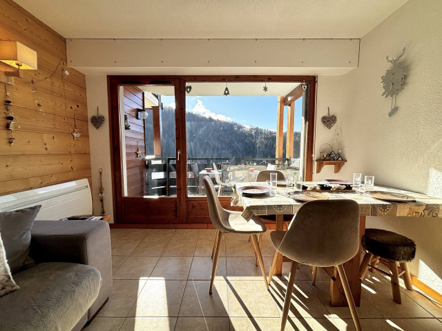 _lv_images__lot_0000970446_08_7497843