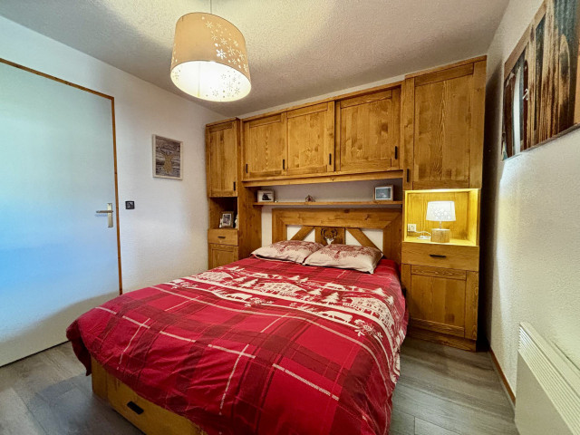 _lv_images__lot_0000970446_09_7313293