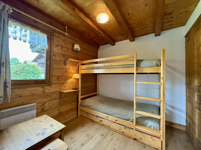 _lv_images__lot_0000970447_09_7358757