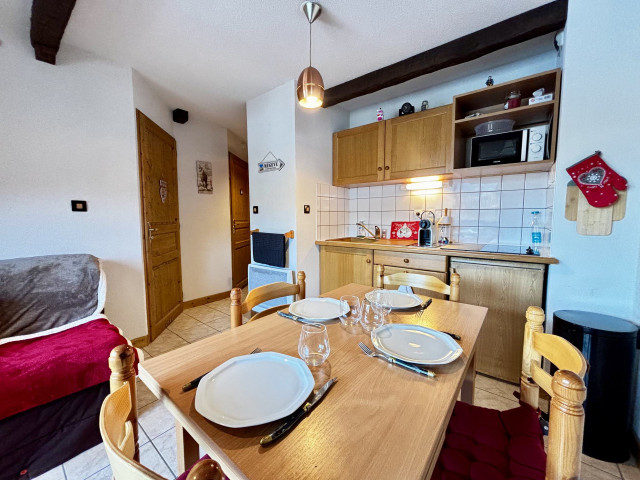 _lv_images__lot_0000970448_03_7694451