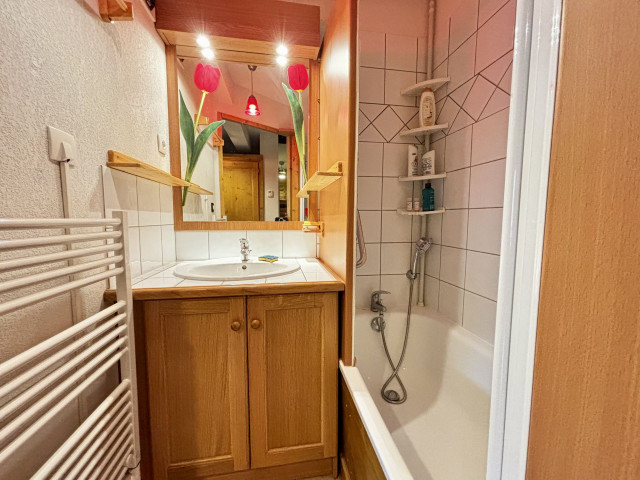 _lv_images__lot_0000970448_08_7750442