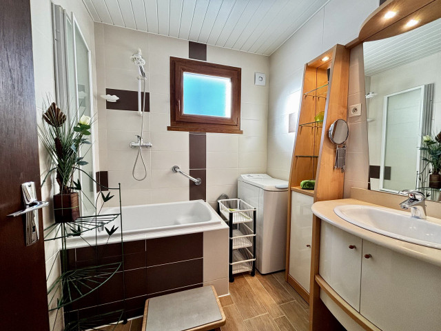 _lv_images__lot_0000970451_09_7615281