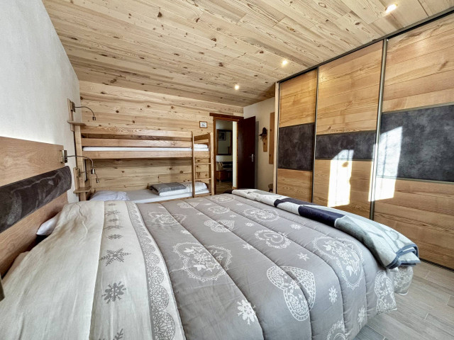 _lv_images__lot_0000970451_15_7615287