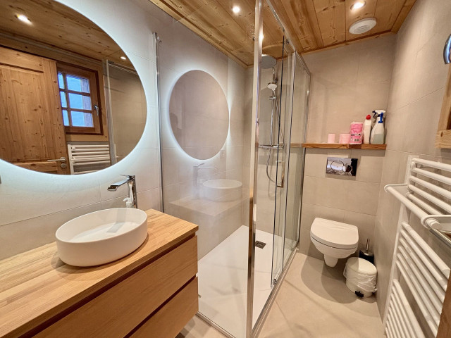 _lv_images__lot_0000970452_12_7340800