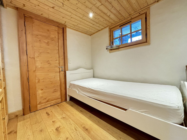 _lv_images__lot_0000970452_14_7462377