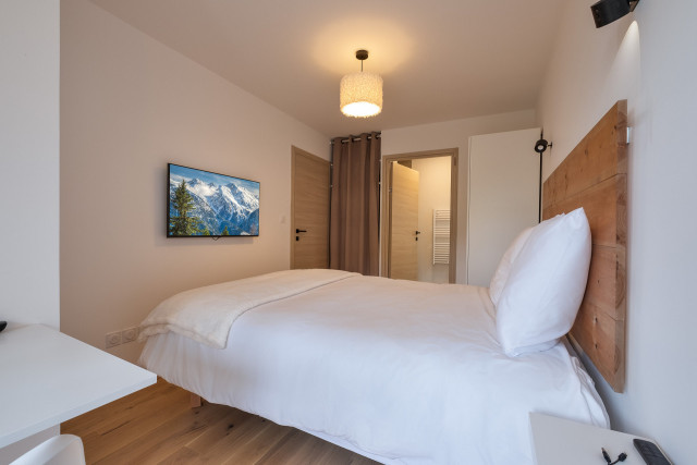 _lv_images__lot_0075553961_09_7746367