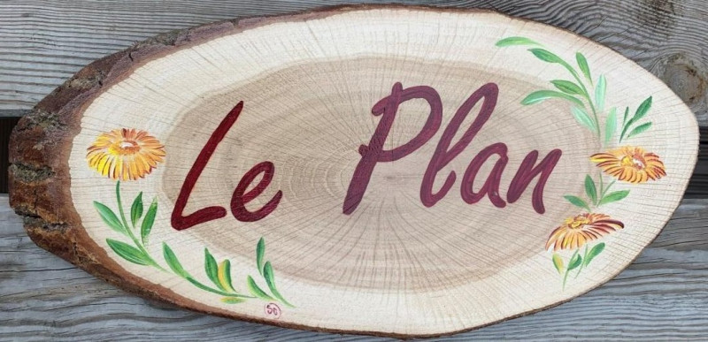 PEINTURE SUR BOIS DU NOM DU GÎTE