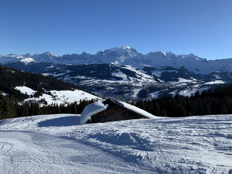 SKIER DANS UN TEL PANORAMA !!