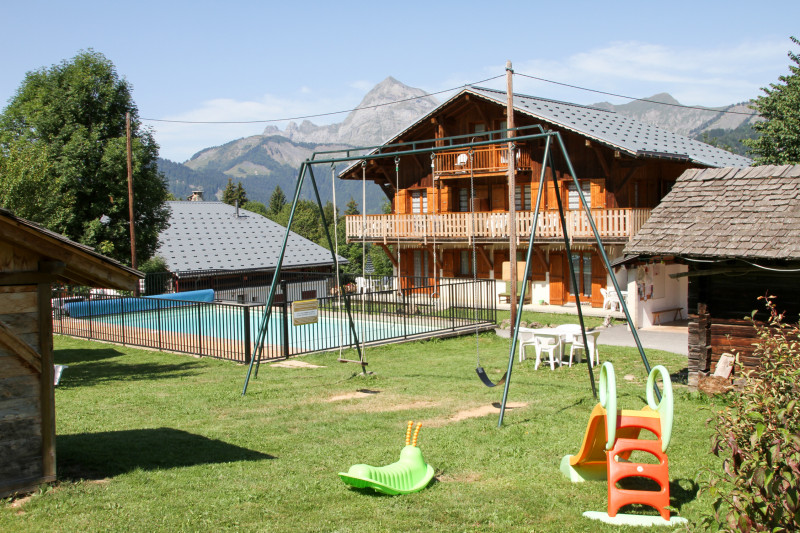 Chalet la Marmotte, Piscine chauffée, aire de jeux Chalet la Marmotte, Piscine chauffée, aire de jeux