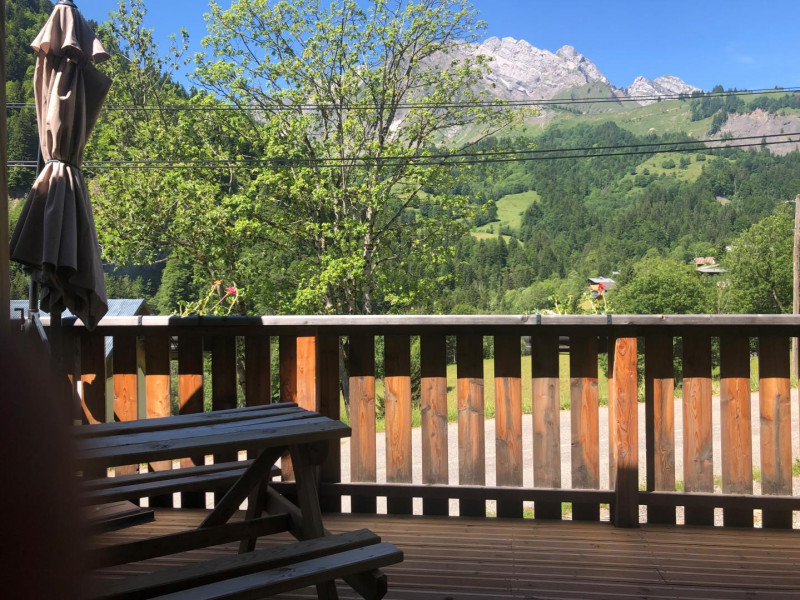 DEPUIS LA TERRASSE DEPUIS LA TERRASSE