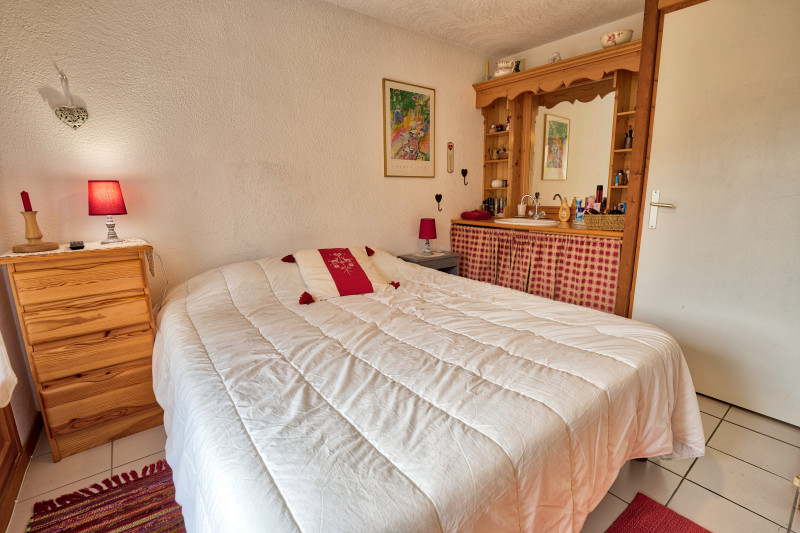 _lv_images__lot_0000100274_06_7566637