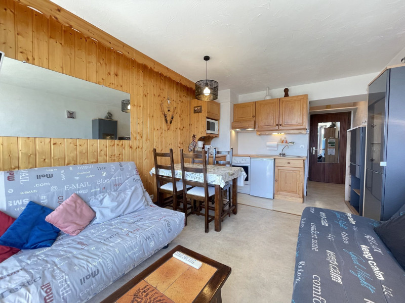 _lv_images__lot_0000120236_02_7056038