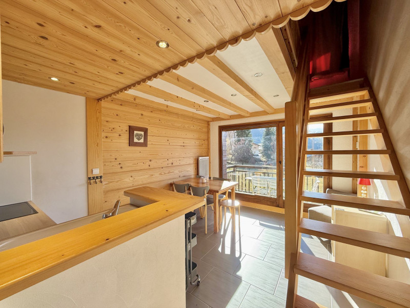 _lv_images__lot_0000220260_15_7732681