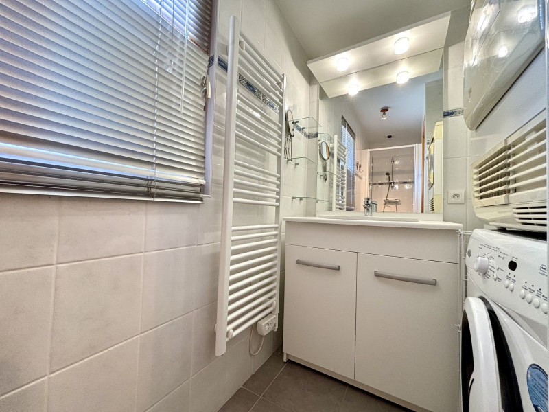 _lv_images__lot_0000680265_08_7751711