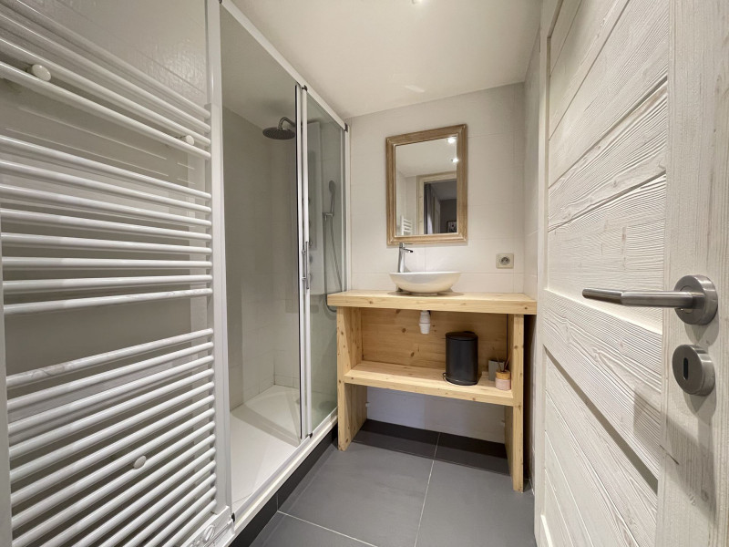 _lv_images__lot_0000960290_05_7711668