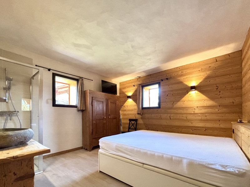 _lv_images__lot_0000970298_12_7721474