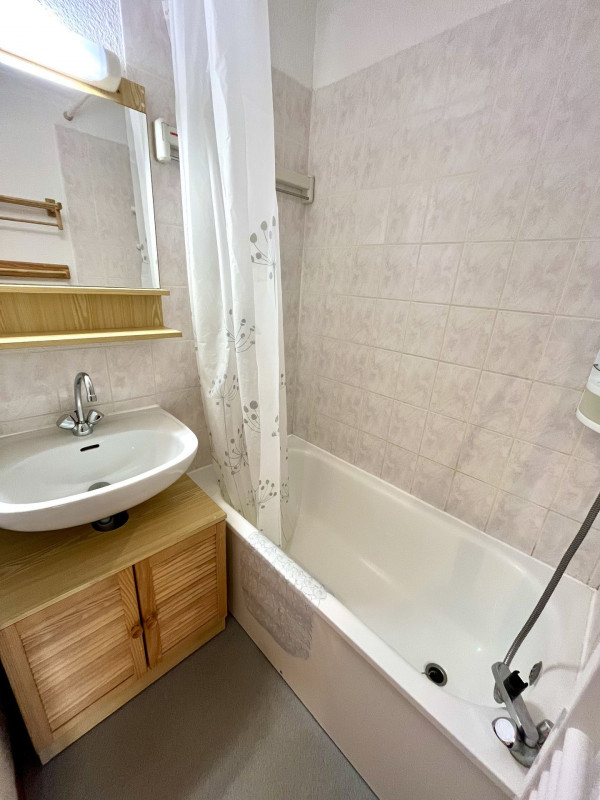 _lv_images__lot_0000970302_08_7626461 _lv_images__lot_0000970302_08_7626461