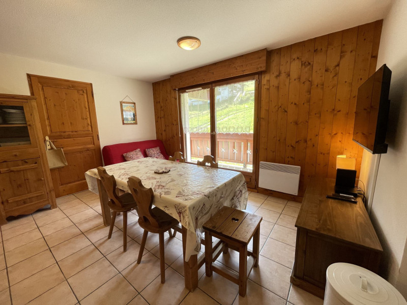 _lv_images__lot_0000970303_09_7564887