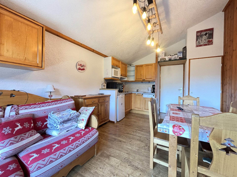 _lv_images__lot_0000970324_04_7632426