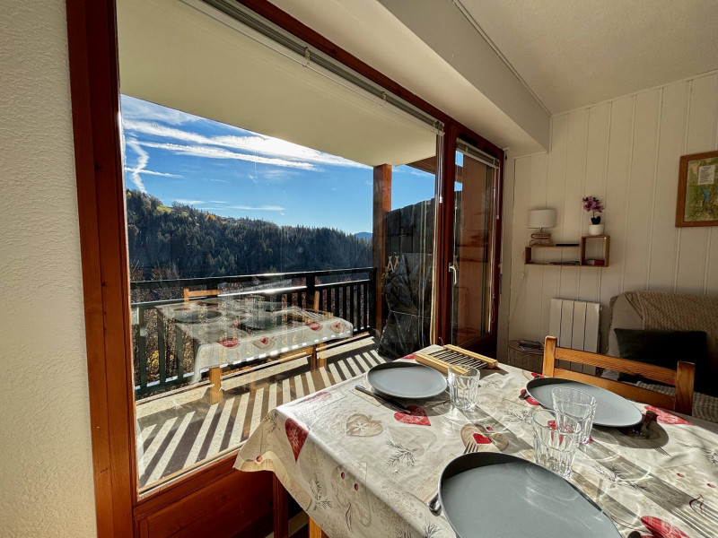 _lv_images__lot_0000970339_13_6940378