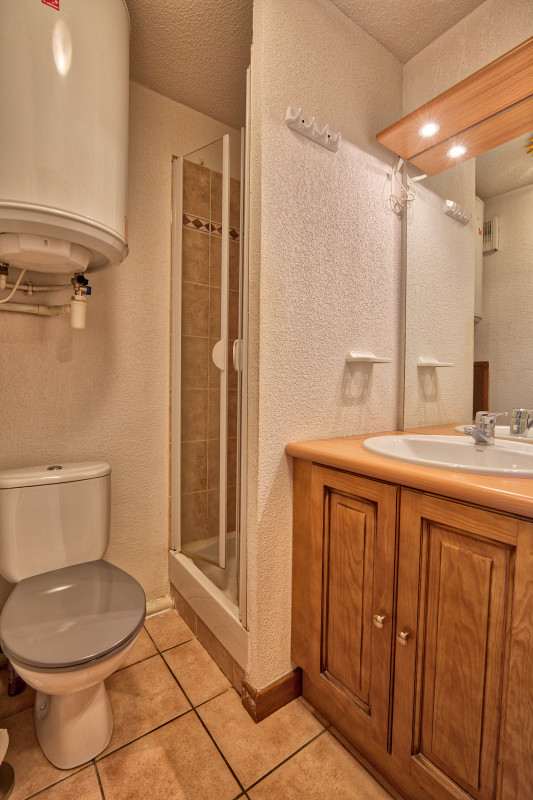 _lv_images__lot_0000970340_05_6940015