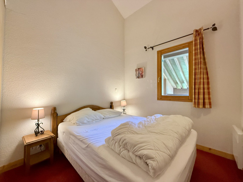 _lv_images__lot_0000970347_06_7760204