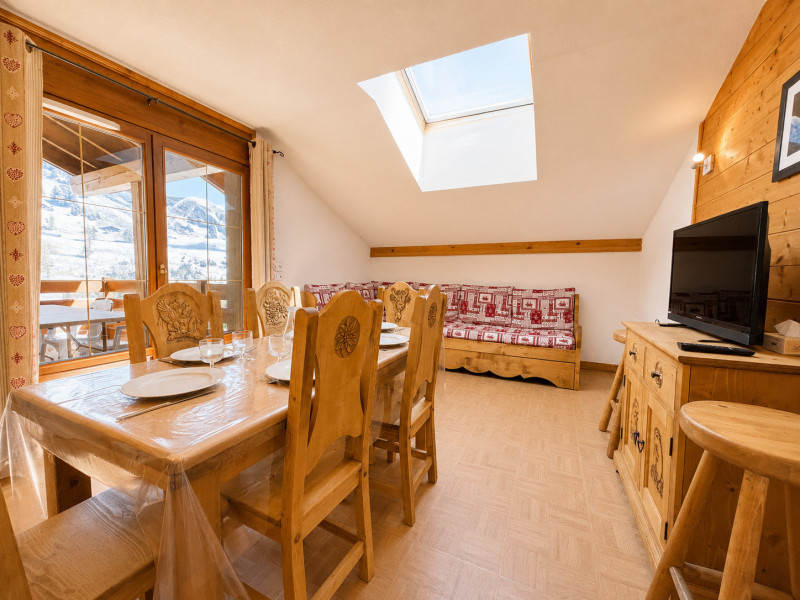 _lv_images__lot_0000970349_05_8334107