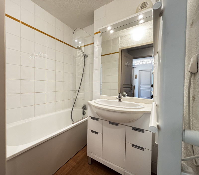 _lv_images__lot_0000970349_08_6940722