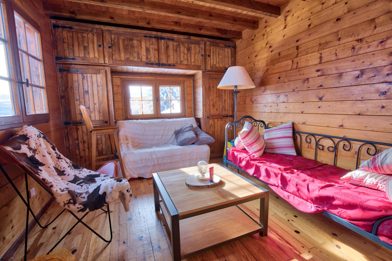 _lv_images__lot_0000970369_02_7054967