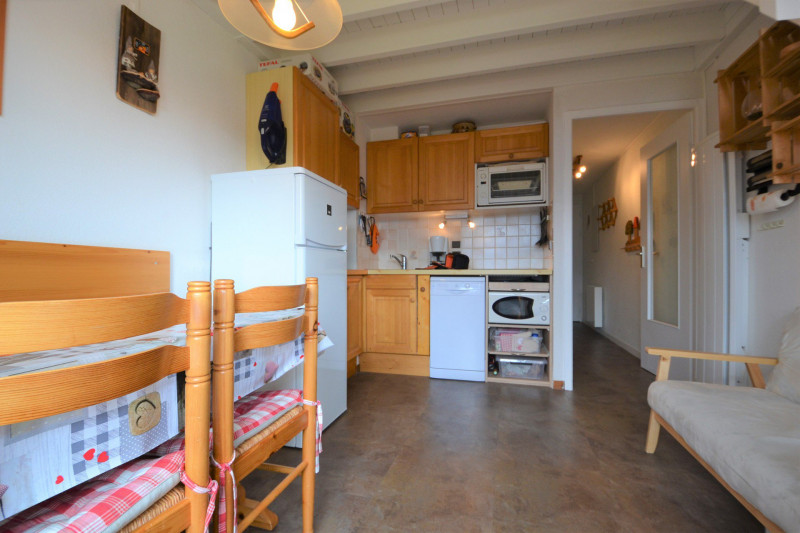 _lv_images__lot_0000970370_01_7074493