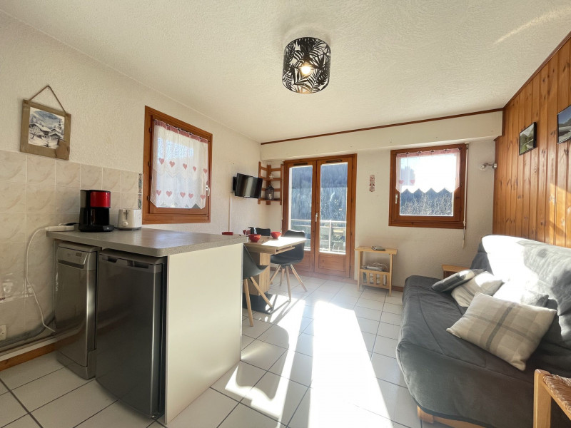 _lv_images__lot_0000970378_11_7691112