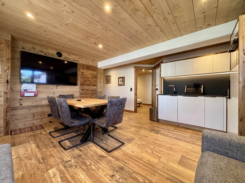 _lv_images__lot_0000970395_01_7653275