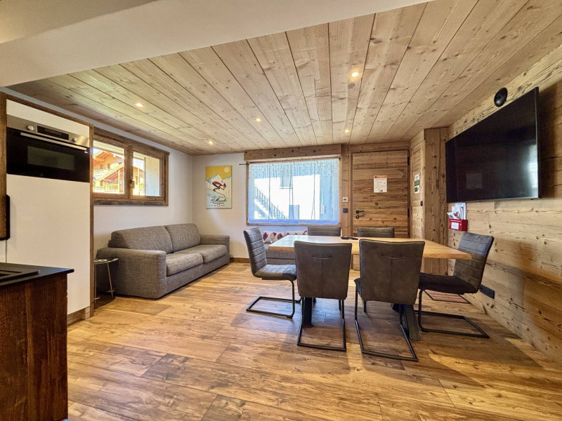 _lv_images__lot_0000970395_08_7653282