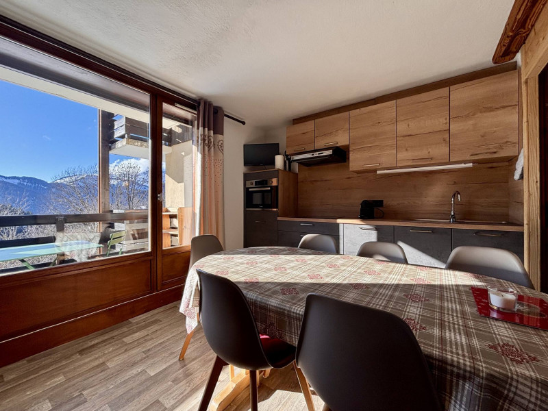 _lv_images__lot_0000970398_05_7746026